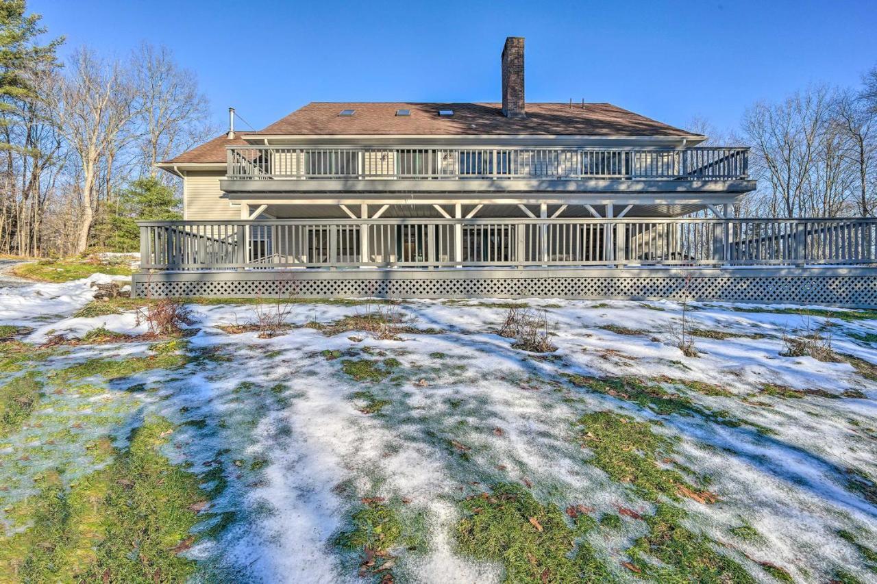 Berkshires Getaway With Deck And Mountain Views! Apartment Richmond Exterior photo